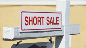 Going for a short sale to avoid major impacts of foreclosure in Tucson