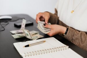 Commission cost of selling your house via listing with an agent