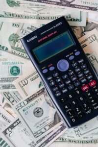 Costs Homeowners Face When Selling With a Real Estate Agent
