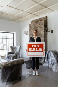 Selling your house through a real estate agent in Tucson