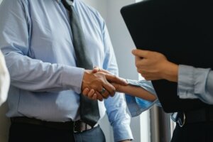 Work with a professional real estate buyer to sell your house fast in Tucson