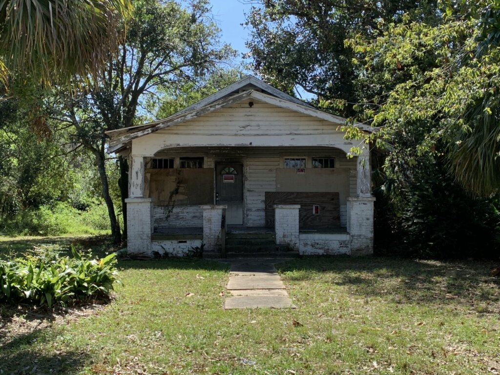 We buy houses in Pensacola in any condition