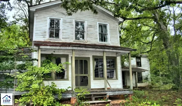 vacant 2-story house