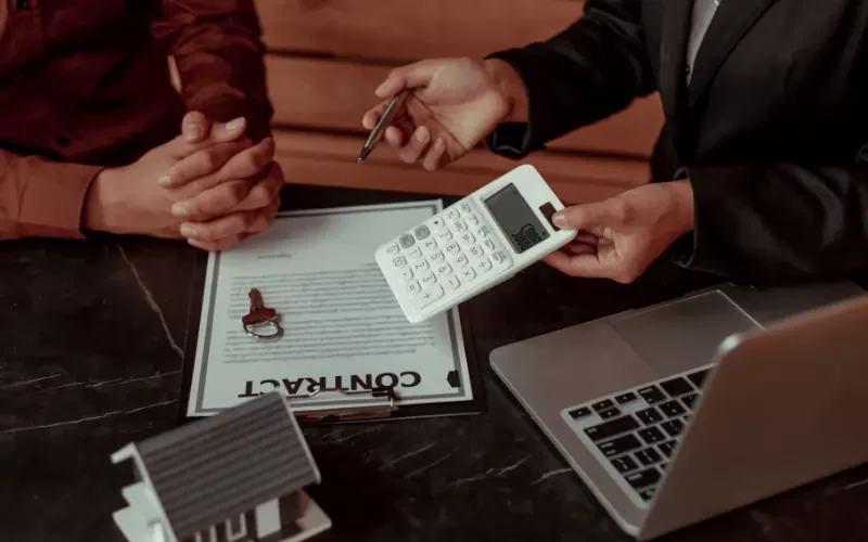Cash Buyer vs. Traditional Sale Pros and Cons