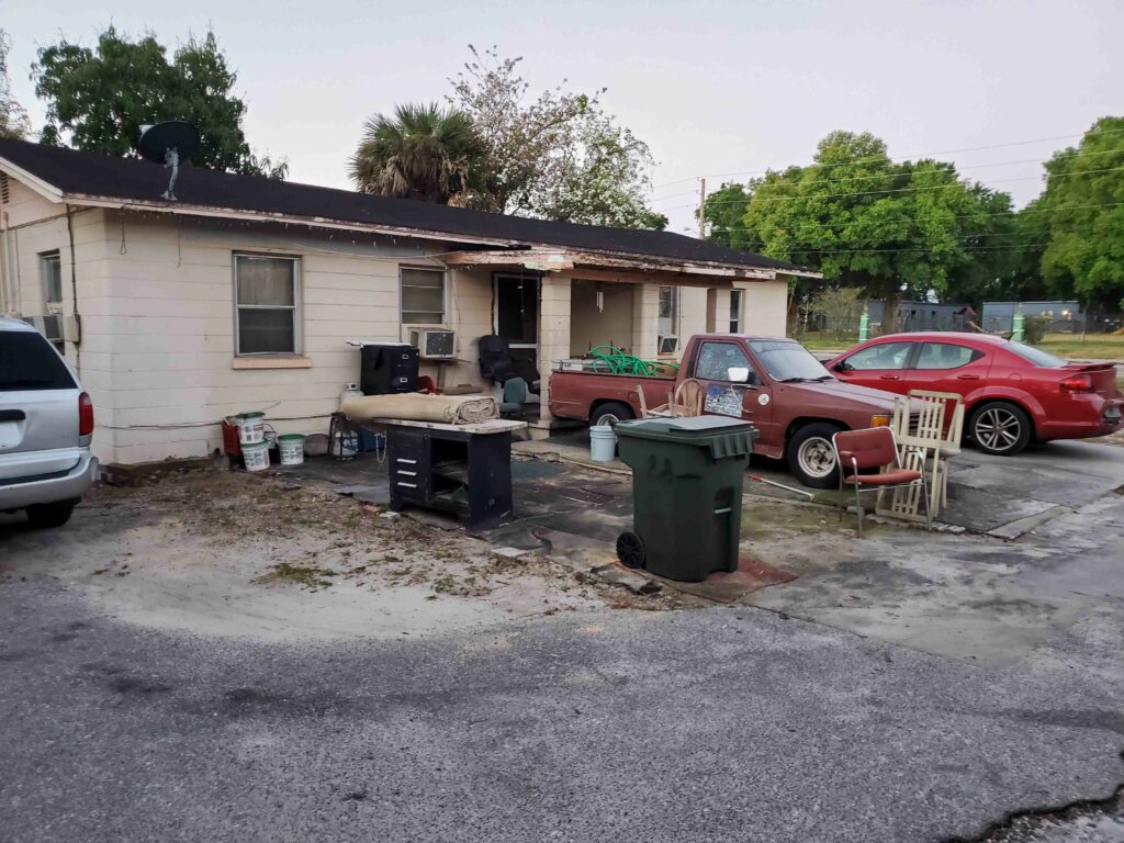 WE-BUY-UGLY-HOUSES-IN-Jan-Phyl-Village-FL