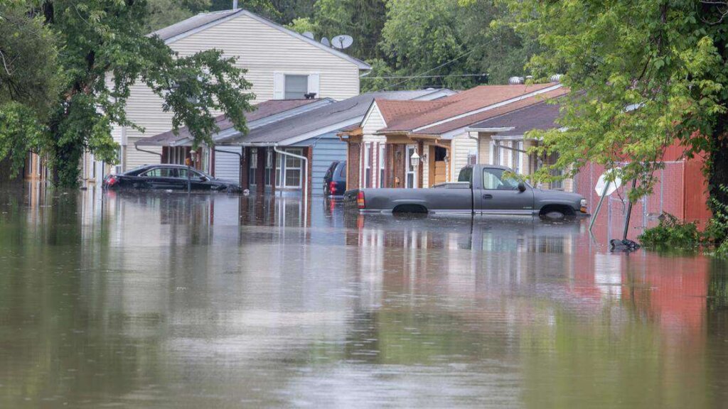 Flooding Destroys Homes in Missouri